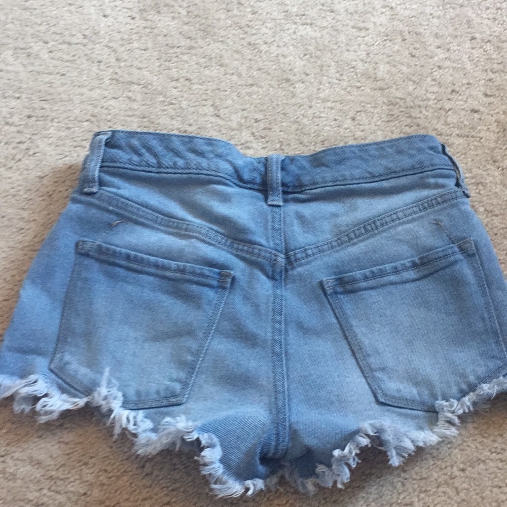 frayed jean shorts! - Picture 2 of 3
